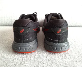 Asics Gel Contend 6 T. 42.5