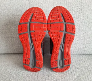 Asics Gel Contend 6 T. 42.5