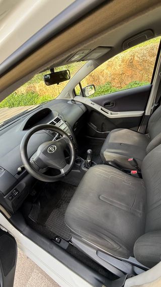 Toyota Yaris 2011