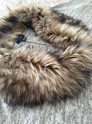 Capa mujer con cuello de pelo