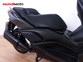 YAMAHA X-MAX 300