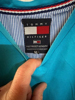 T-shirt firmata Tommy Hilfiger blu
