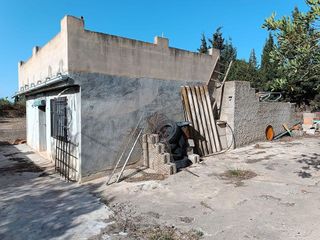 Chalet en venta en Urbanizaciones en Llíria