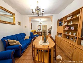 Chalet en venta en Linares