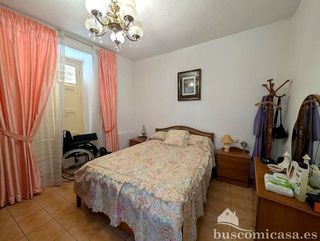 Chalet en venta en Linares