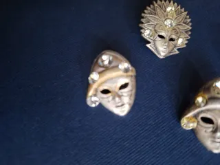 Maschere Venezia metallo e strass(5) a pins