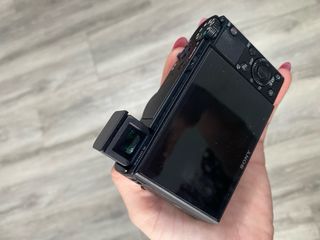 Cámara Sony RX100 III + Funda Piel Negra