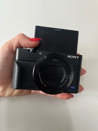 Cámara Sony RX100 III + Funda Piel Negra
