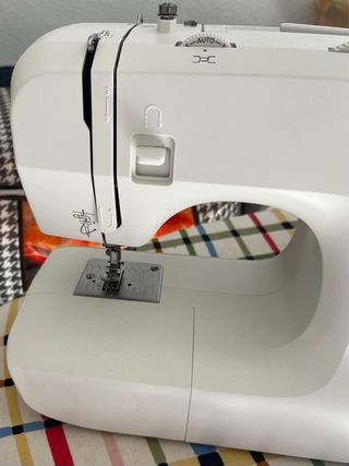 Máquina de coser Silvercrest blanca