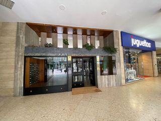 Local comercial en venta en Zona de Plaza de Barcelos en Pontevedra