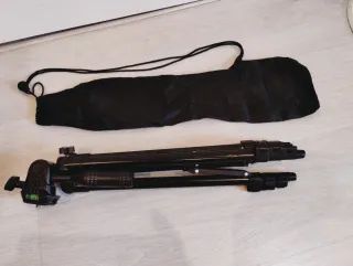 Trípode ajustable para cámara y móvil