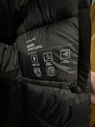 Abrigo parka negra Zara nueva M (Repelente -20°C)