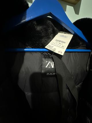 Abrigo parka negra Zara nueva M (Repelente -20°C)