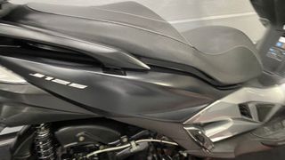 Kawasaki J 125 ABS Scooter Negro/Gris