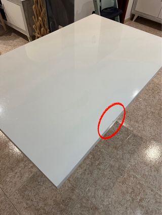 Mesa de comedor lacada blanca patas madera