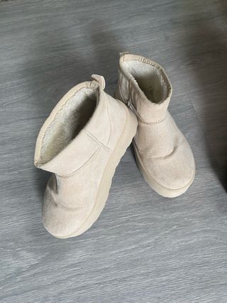 lote dos pares de botas