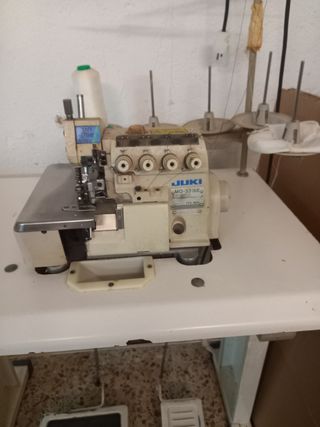 Una remalladora Juki