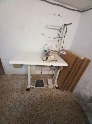 Una remalladora Juki