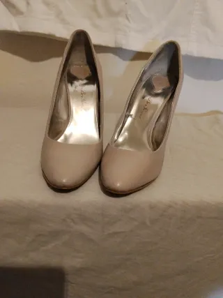 Tacones Beige
