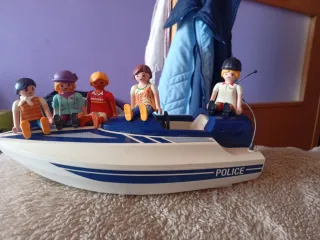 Barco Playmobil con figuras