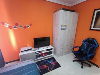 Piso en venta en Linares