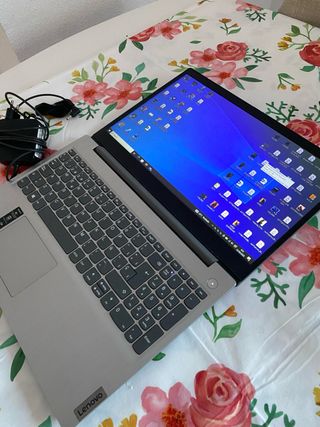 Portátil Lenovo Ideapad 3 Gris
