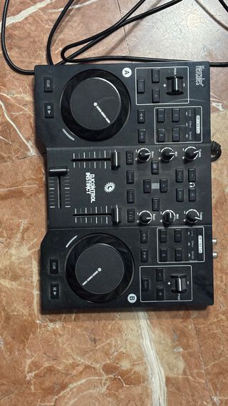 Controladora DJ Hercules DJ Instinct