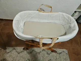 Moisés Mimbre Madera Ruedas