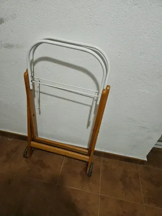 Moisés Mimbre Madera Ruedas