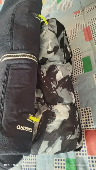 Chaqueta infantil con capucha