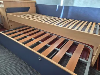 Cama nido con patas y colchones