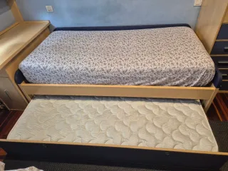 Cama nido con patas y colchones