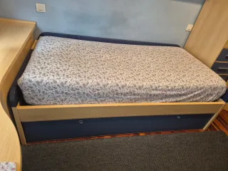 Cama nido con patas y colchones