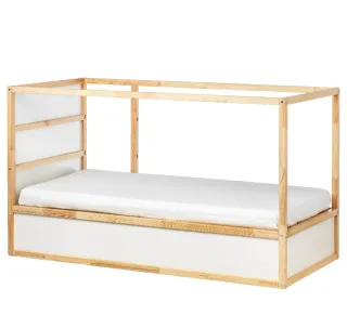 Cama Kura Ikea con casita
