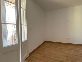 Piso en venta en El Raval en Barcelona