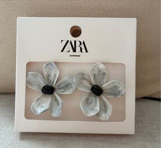 Pendientes flor Zara nuevos