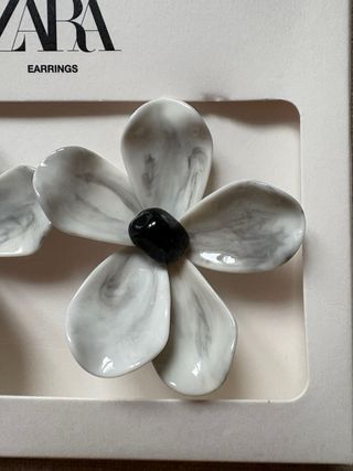 Pendientes flor Zara nuevos