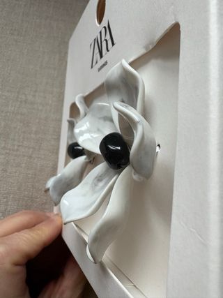 Pendientes flor Zara nuevos