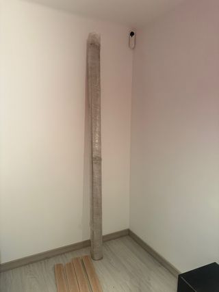 Rodapiés imitación madera grisácea