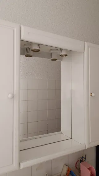 Mueble de baño blanco