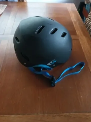 Casco monopatín Zeedo negro