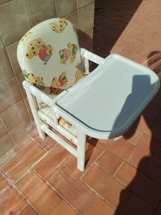 Trona infantil con asiento acolchado