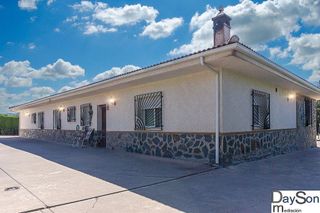 Chalet en venta en Alcalá la Real