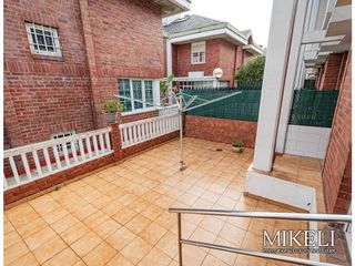 Casa pareada en venta en Alisal - Cazoña - San Román en Santander