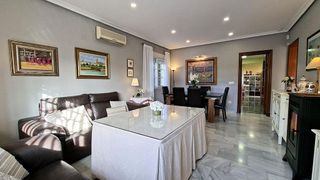 Chalet en venta en Gines