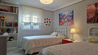 Chalet en venta en Gines