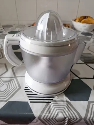 Exprimidor Eléctrico XB533 1L 30W