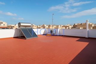 Casa adosada en venta en Roquetas Centro en Roquetas de Mar