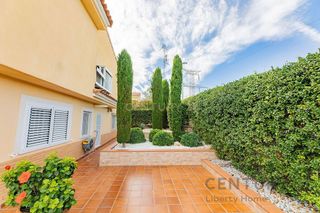 Chalet en venta en Los Monasterios-Alfinach en Puçol