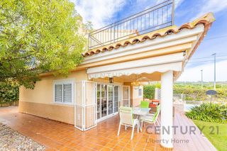 Chalet en venta en Los Monasterios-Alfinach en Puçol